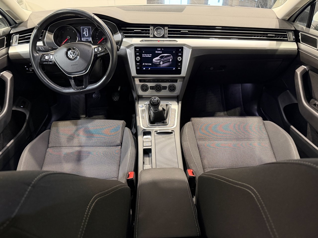 Volkswagen Passat 2019, bild 6/10