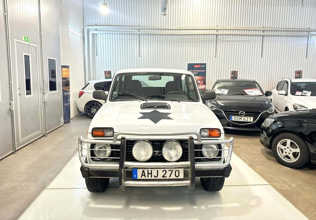 Lada Niva 1.7 i 4x4 Ny Servad Endast 2014, bild 3/10