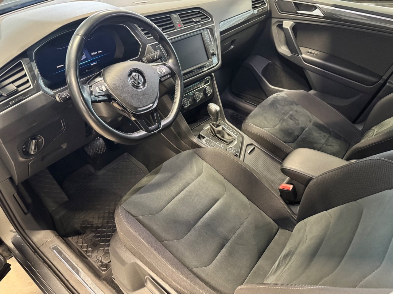 Volkswagen Tiguan 2017, bild 7/10