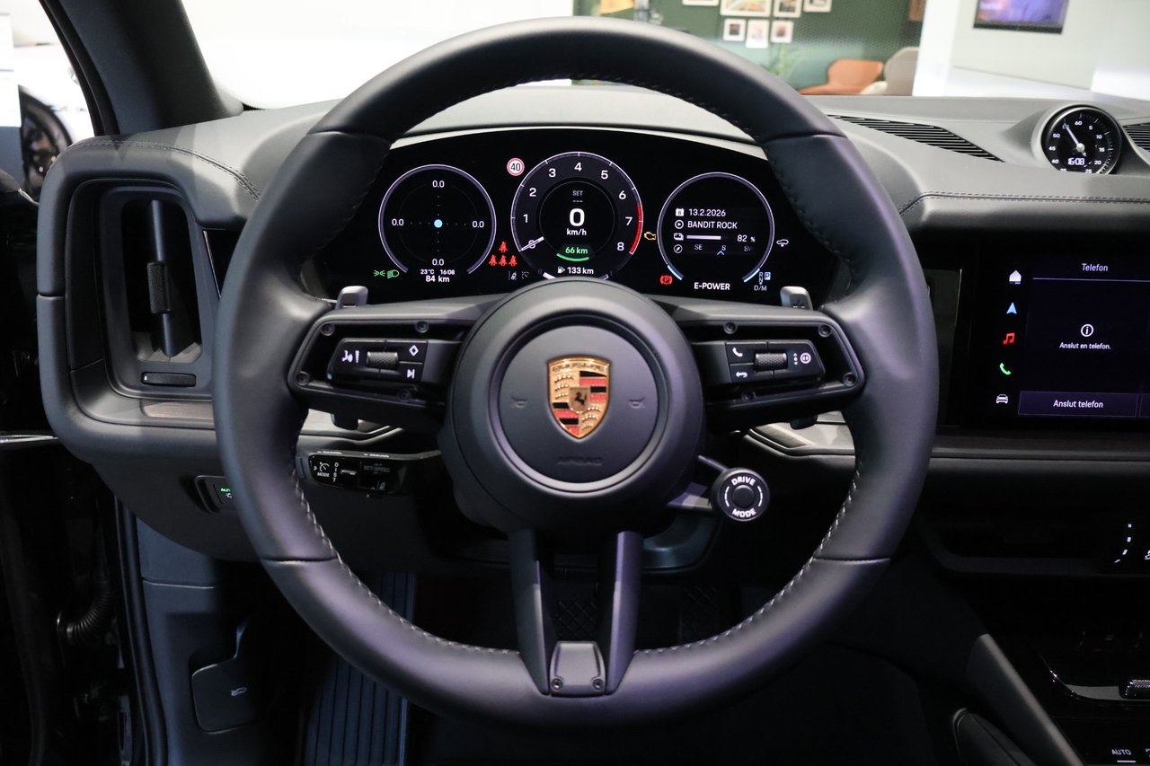 Porsche Cayenne E-Hybrid Black Edition 2026, photo 6/9