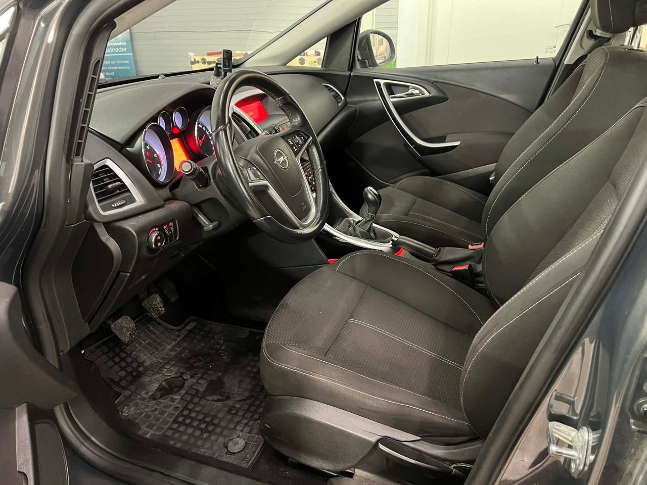 Opel Astra 2013, bild 7/10