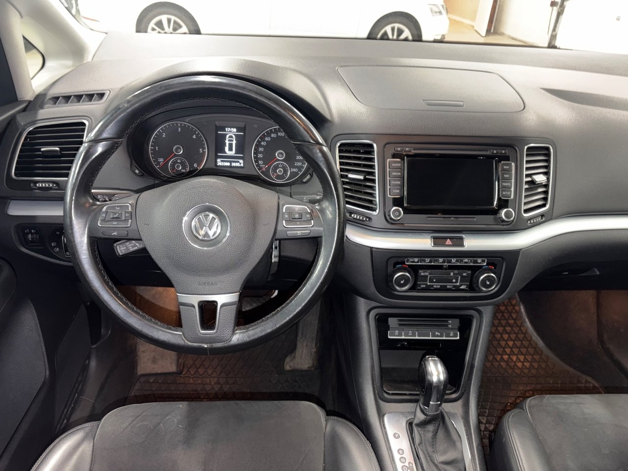 Volkswagen Sharan 2012, bild 3/8