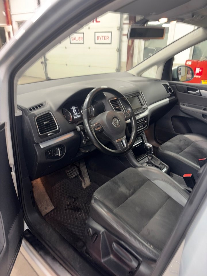 Volkswagen Sharan 2012, bild 2/8