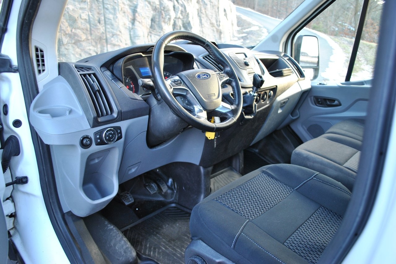 Ford Transit 350 Chassi Cab 4,2m Flak 2017, bild 5/10