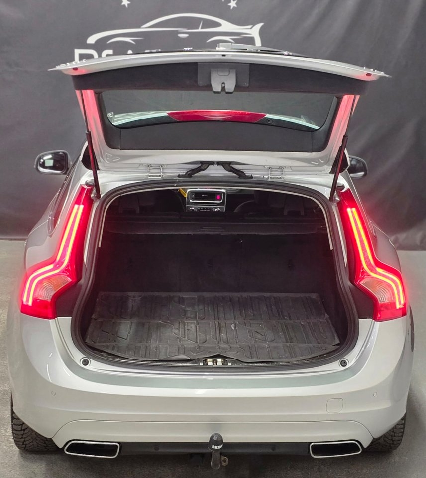 Volvo V60 2017, kuva 7/25