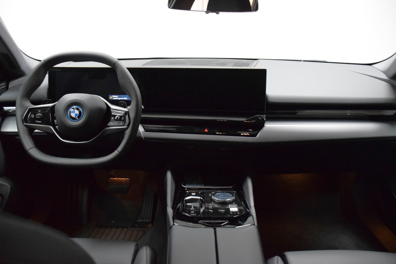 BMW 530 e Touring 2025, bild 3/19