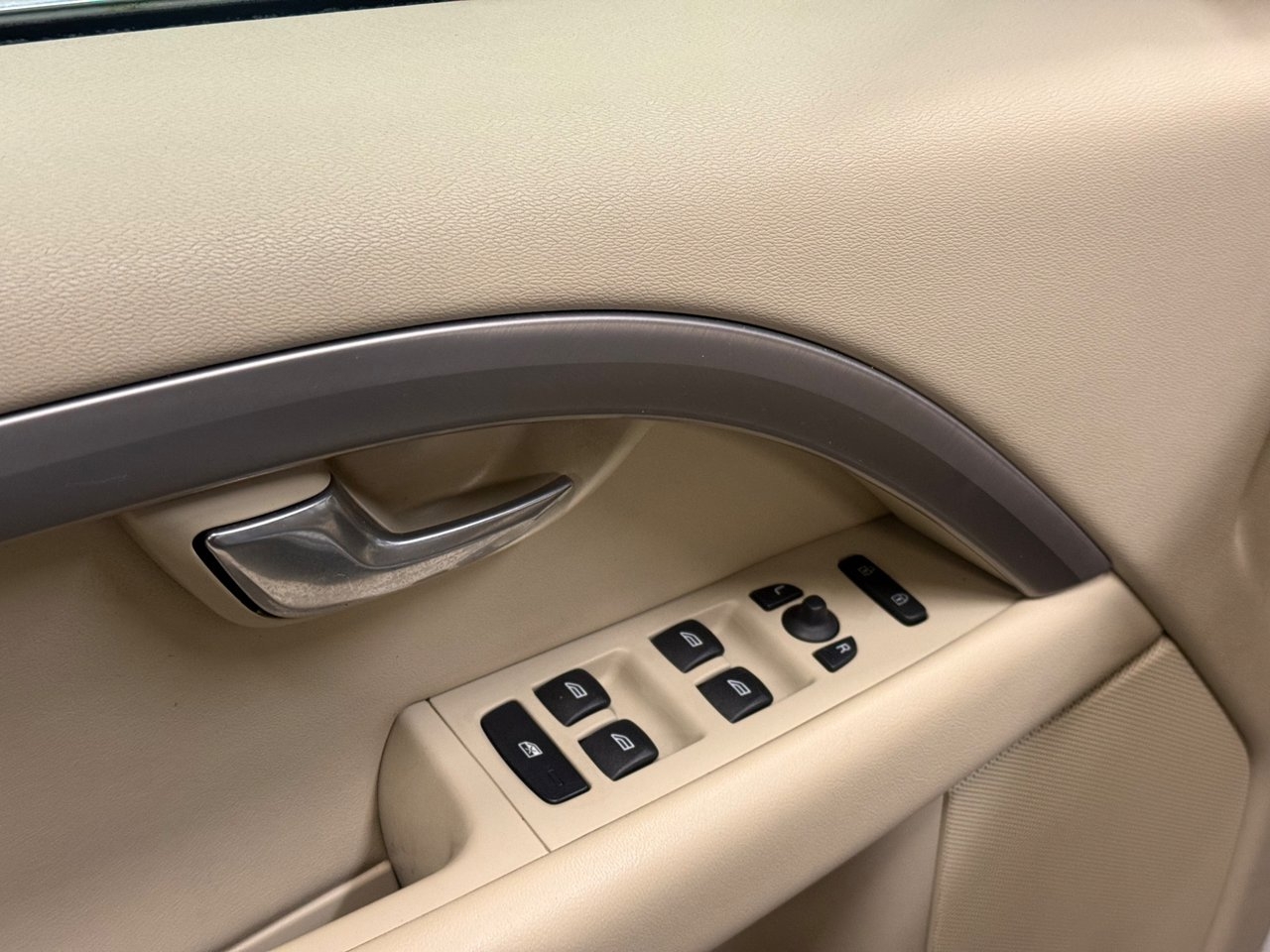 Volvo V70 1.6 DRIVe Momentum 2012, kuva 7/10