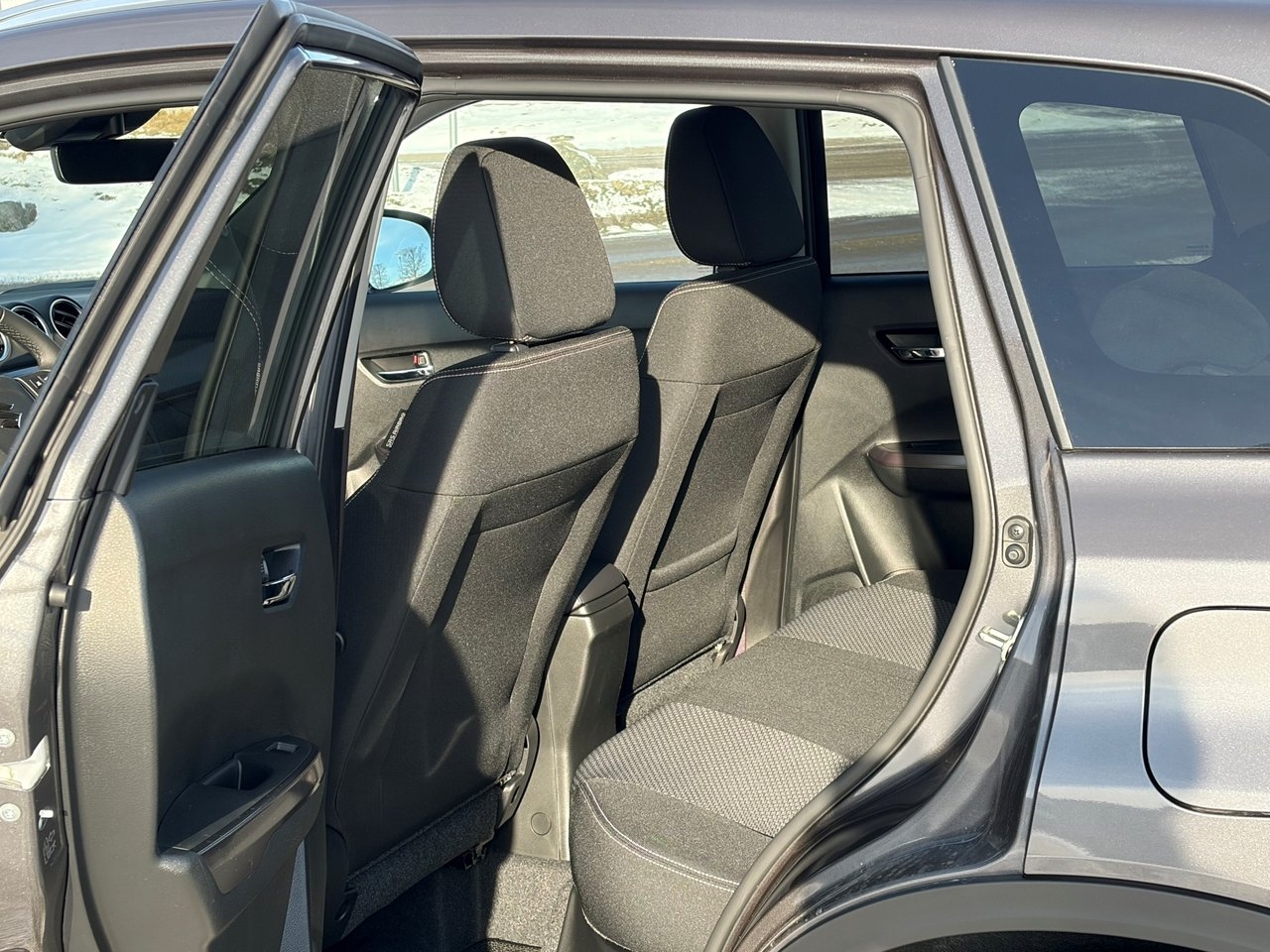 Suzuki Vitara Select Hybrid 4WD AUT 2026, bild 4/7