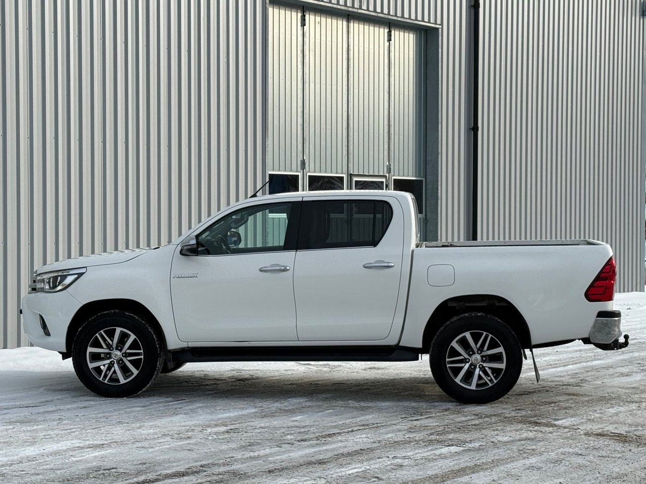 Toyota HiLux 2018, bild 7/10