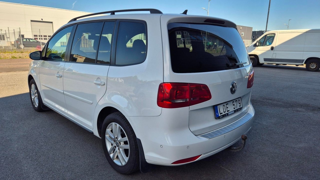 Volkswagen Touran 2011, bild 4/10
