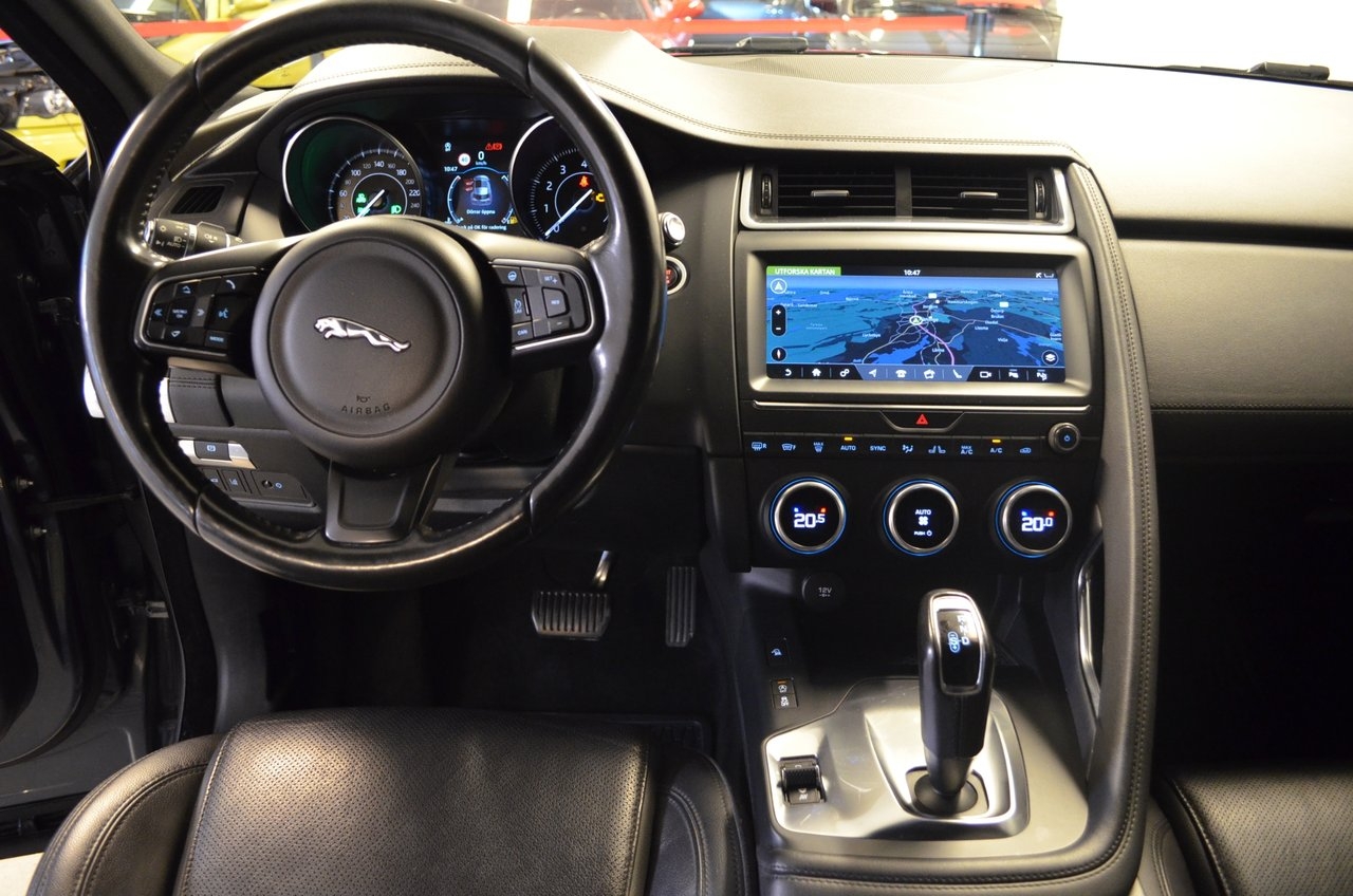Jaguar E-Pace 2018, bild 2/25