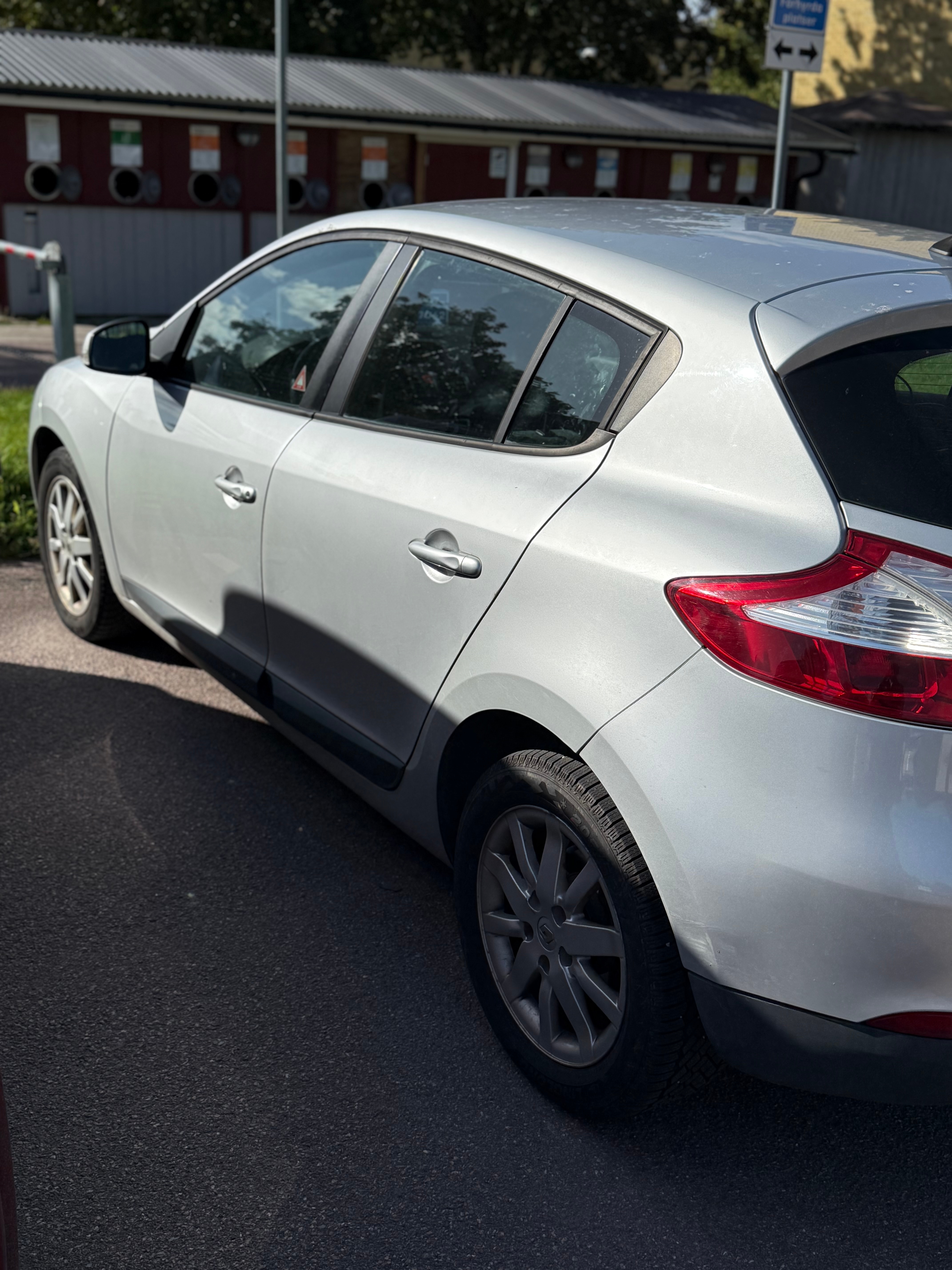 Renault Megane 1.5 dCi Manuell 2011, bild 3/5