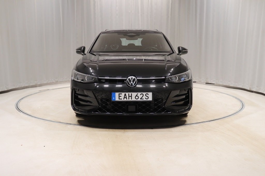 Volkswagen Passat 2025, bild 2/10