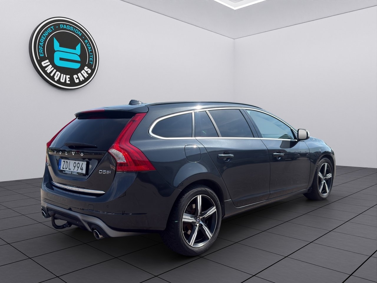 Volvo V60 D5 Plug-in Hybrid 2018, bild 4/27