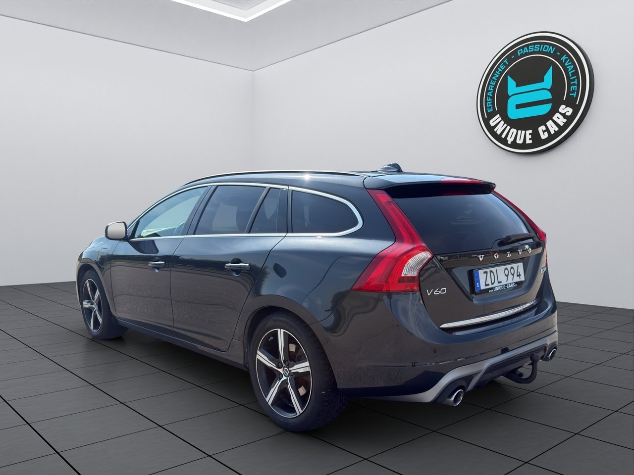 Volvo V60 D5 Plug-in Hybrid 2018, bild 6/27