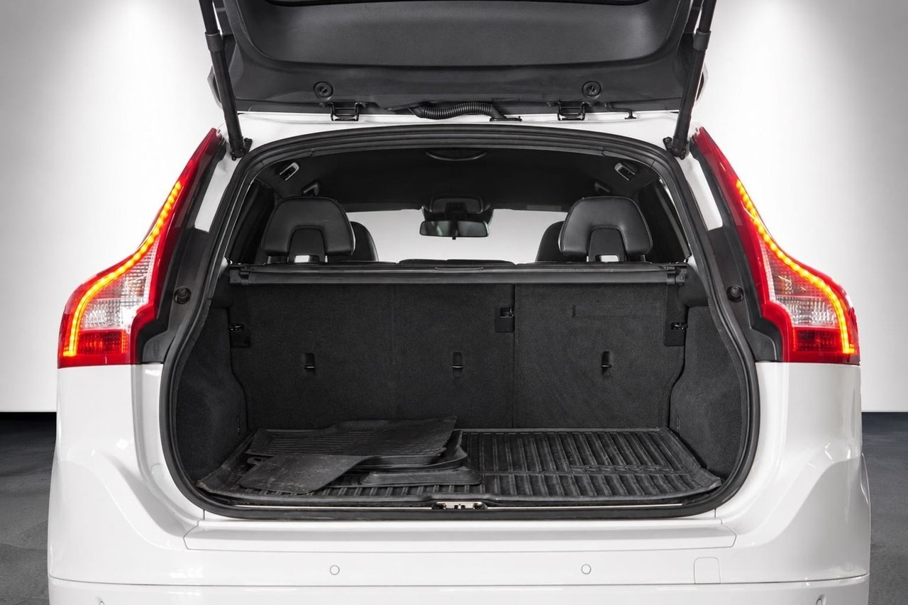 Volvo XC60 2017, photo 6/25