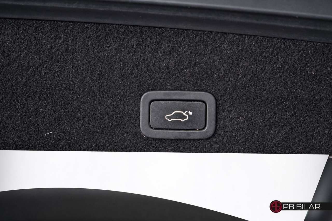 Volvo XC60 2017, photo 7/25