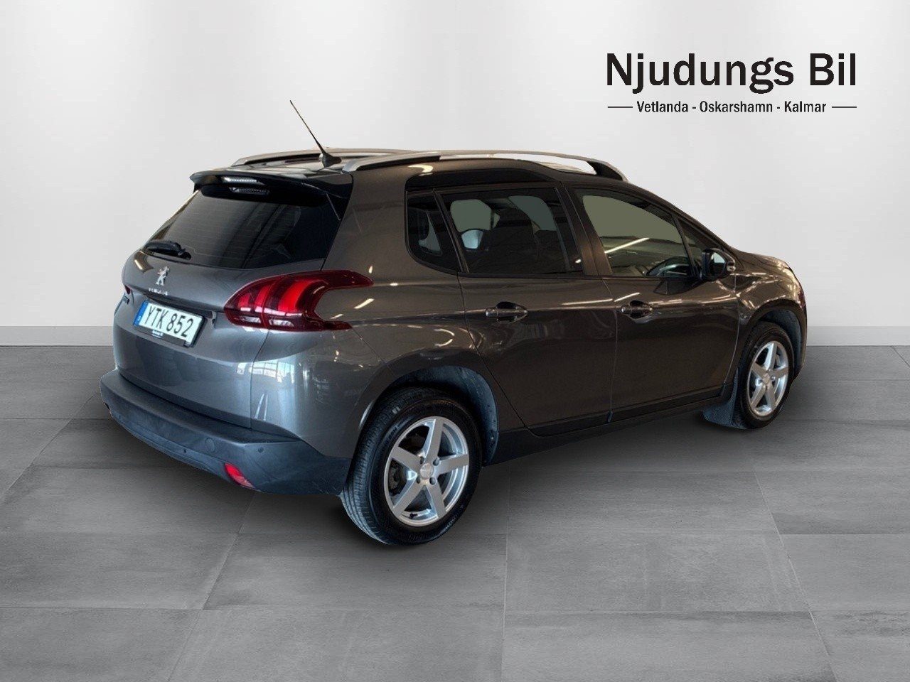 Peugeot 2008 1.2 PureTech 110 EAT Euro 6 2018, bild 3/12