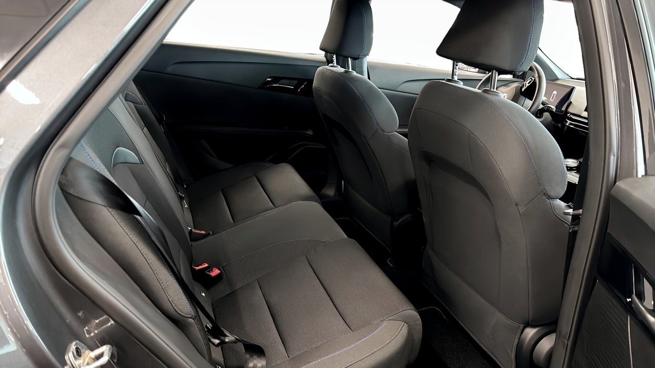 MG MG4 Standard Range 2023, photo 5/10