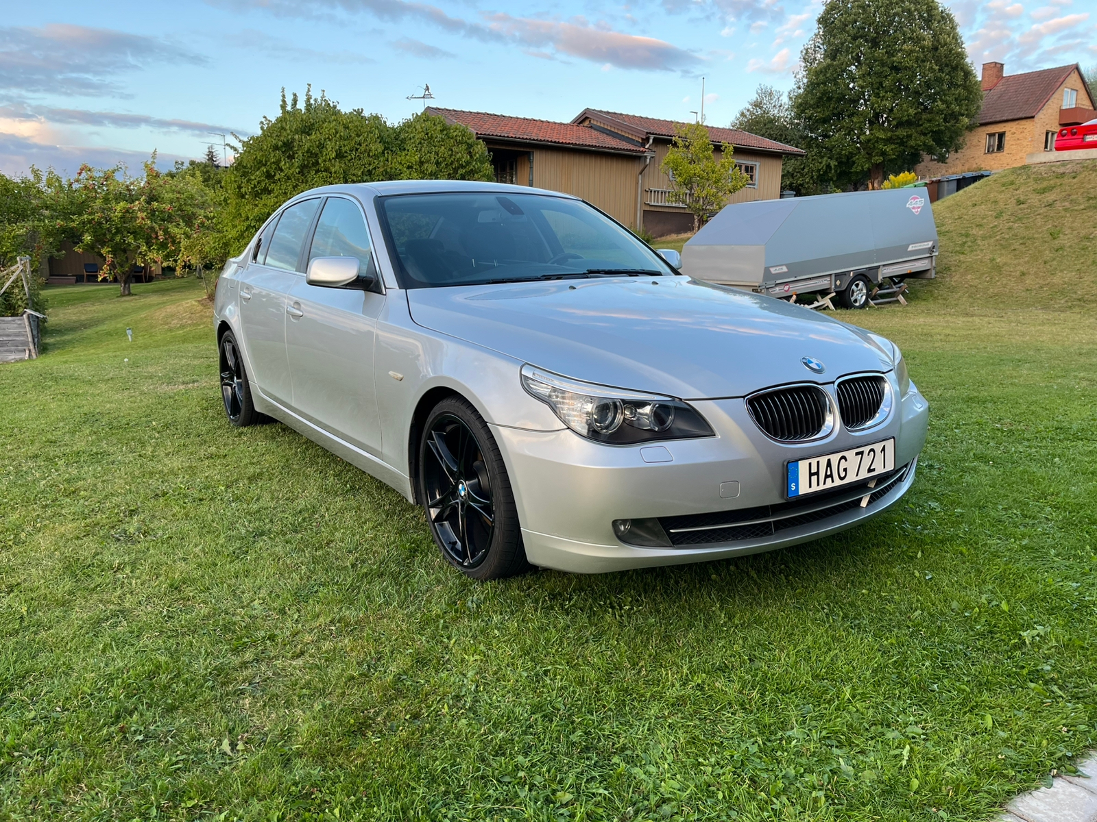 BMW 523