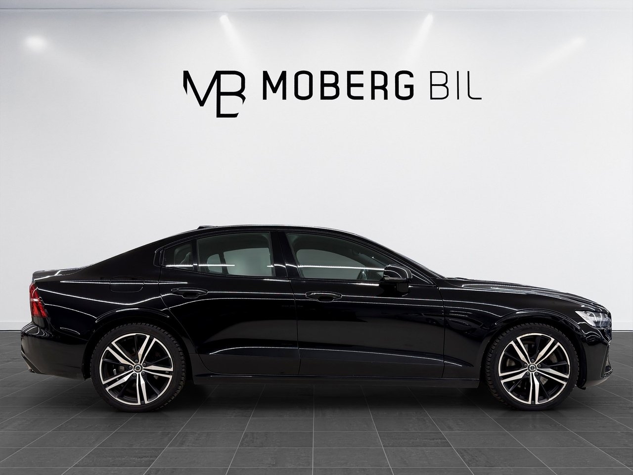 Volvo S60 T8 AWD 392hk R-Design 2020, bild 4/17