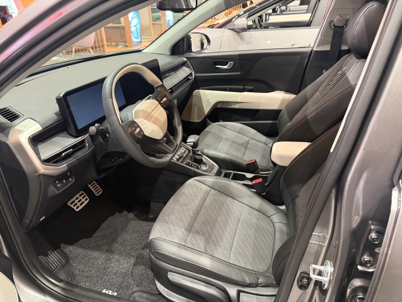 Kia Stonic GT-Line 1,0 T-Gdi Automat 2026, bild 4/8