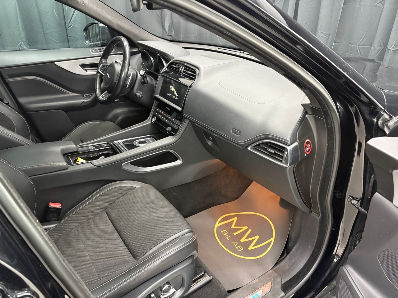 Jaguar F-Pace 2019, bild 6/10