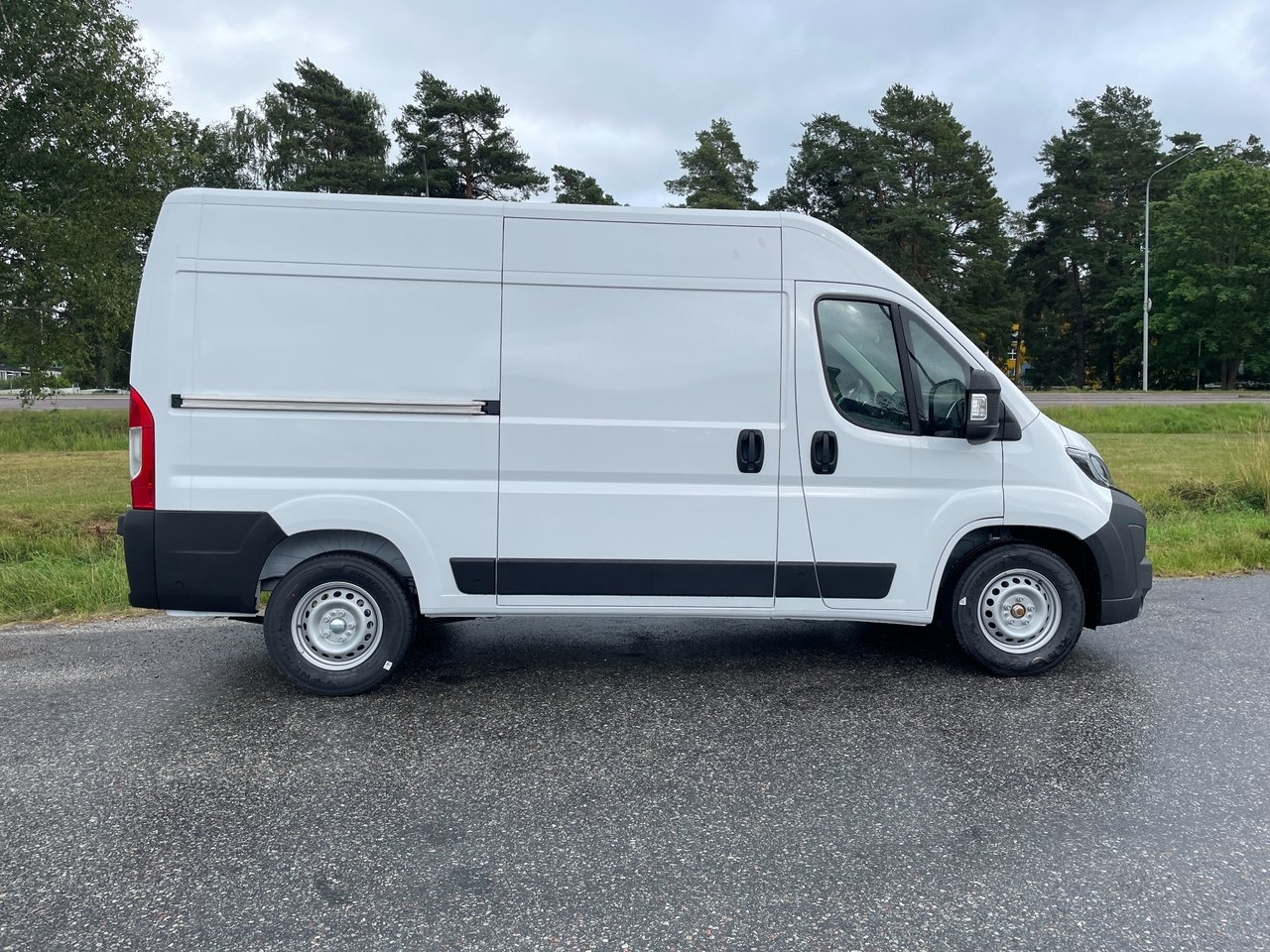Peugeot Boxer BlueHDi 140hk Automat L2H2 2026, bild 2/8