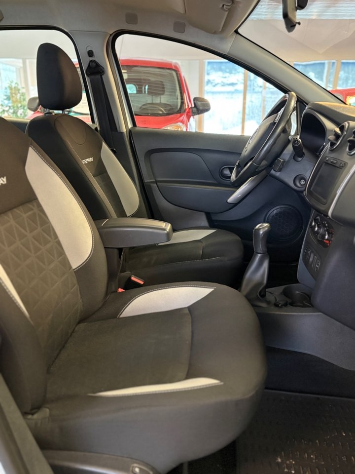 Dacia Sandero Stepway 0.9 TCe Euro 5 2014, bild 5/9