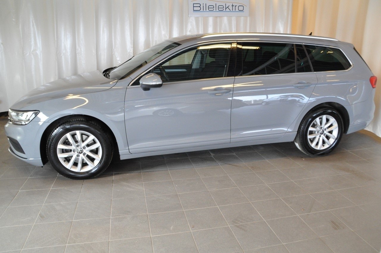 Volkswagen Passat 2022, bild 2/10