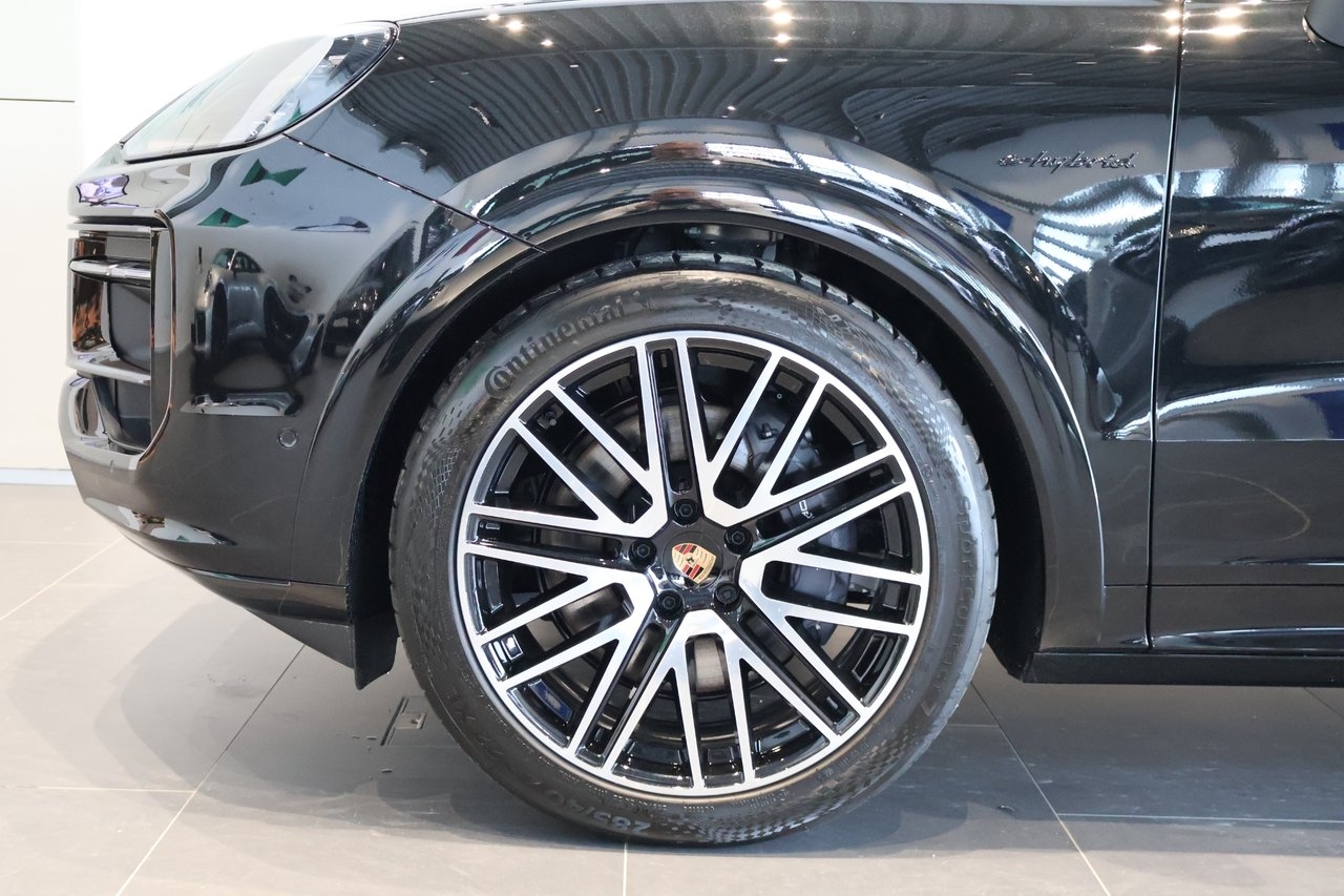 Porsche Cayenne E-Hybrid 2026, photo 4/10