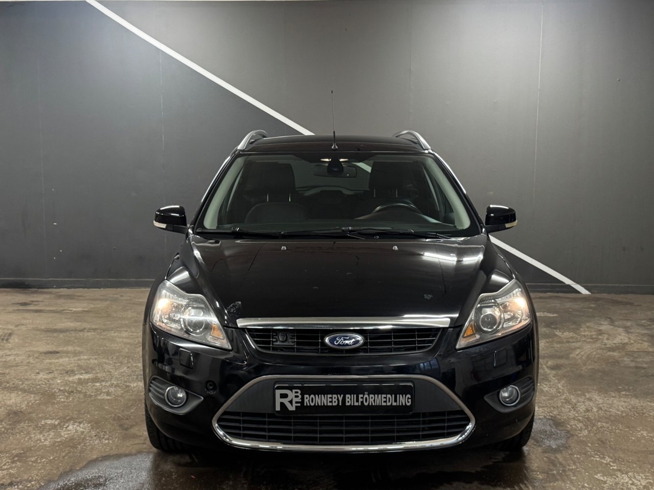 Ford Focus 2011, photo 2/17