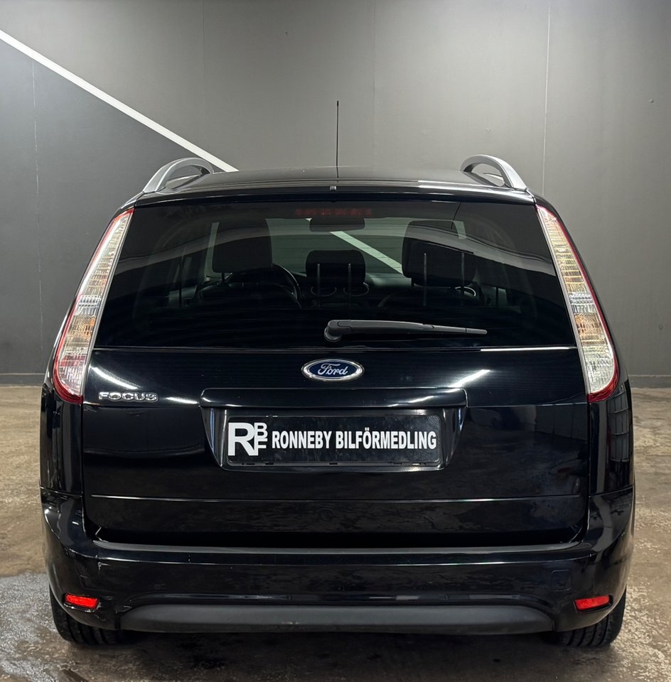 Ford Focus 2011, photo 4/17