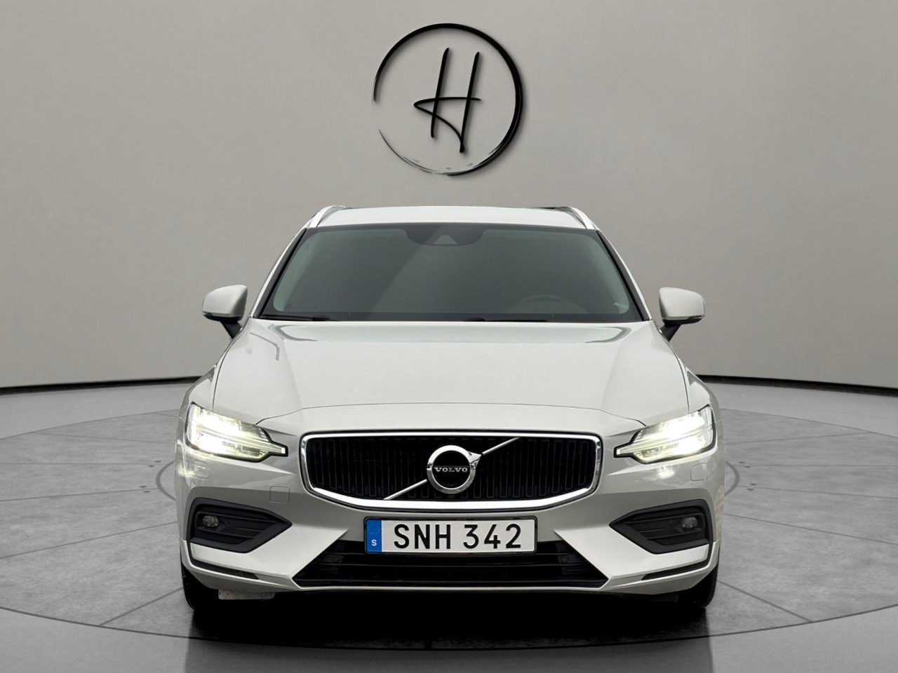 Volvo V60 D4 190hk Momentum Pilot Assist 2019, bild 3/10