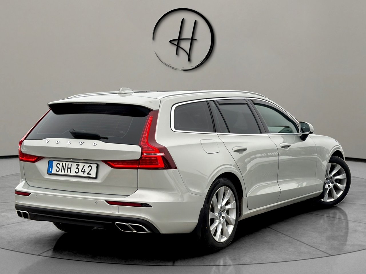 Volvo V60 D4 190hk Momentum Pilot Assist 2019, bild 5/10