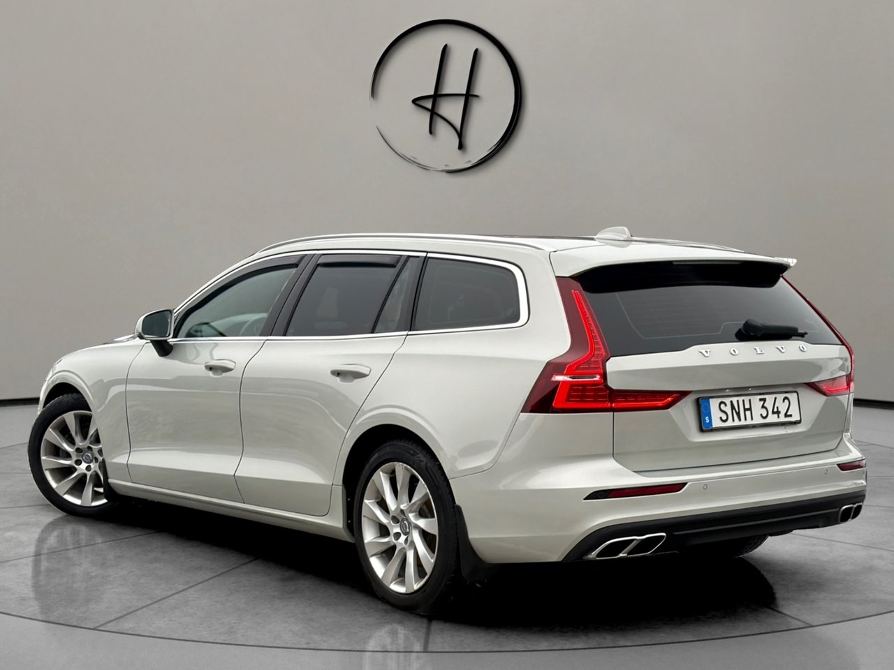 Volvo V60 D4 190hk Momentum Pilot Assist 2019, bild 6/10