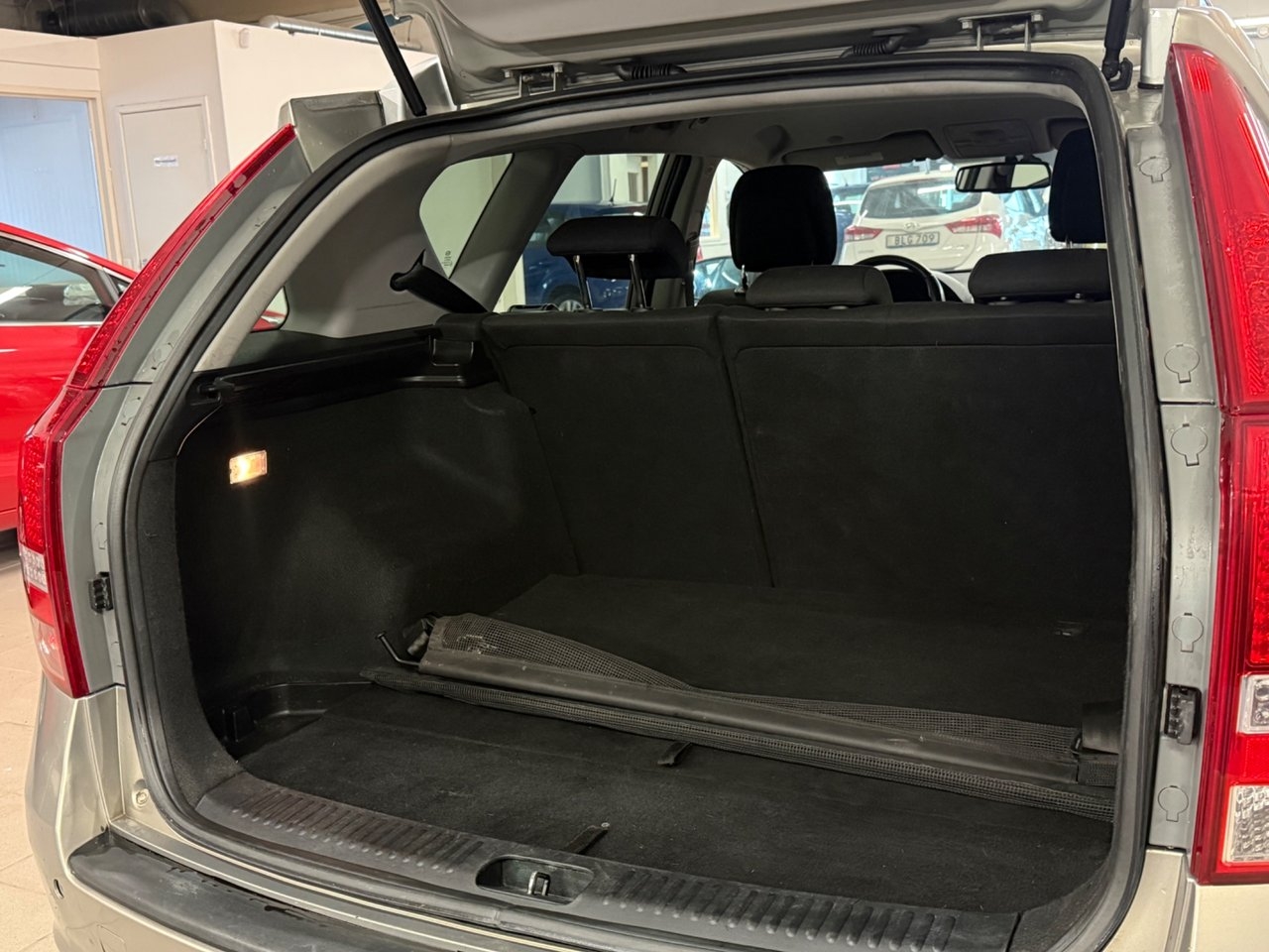 Kia Ceed cee'd_sw 1.6 CRDi ECO 2012, kuva 6/10