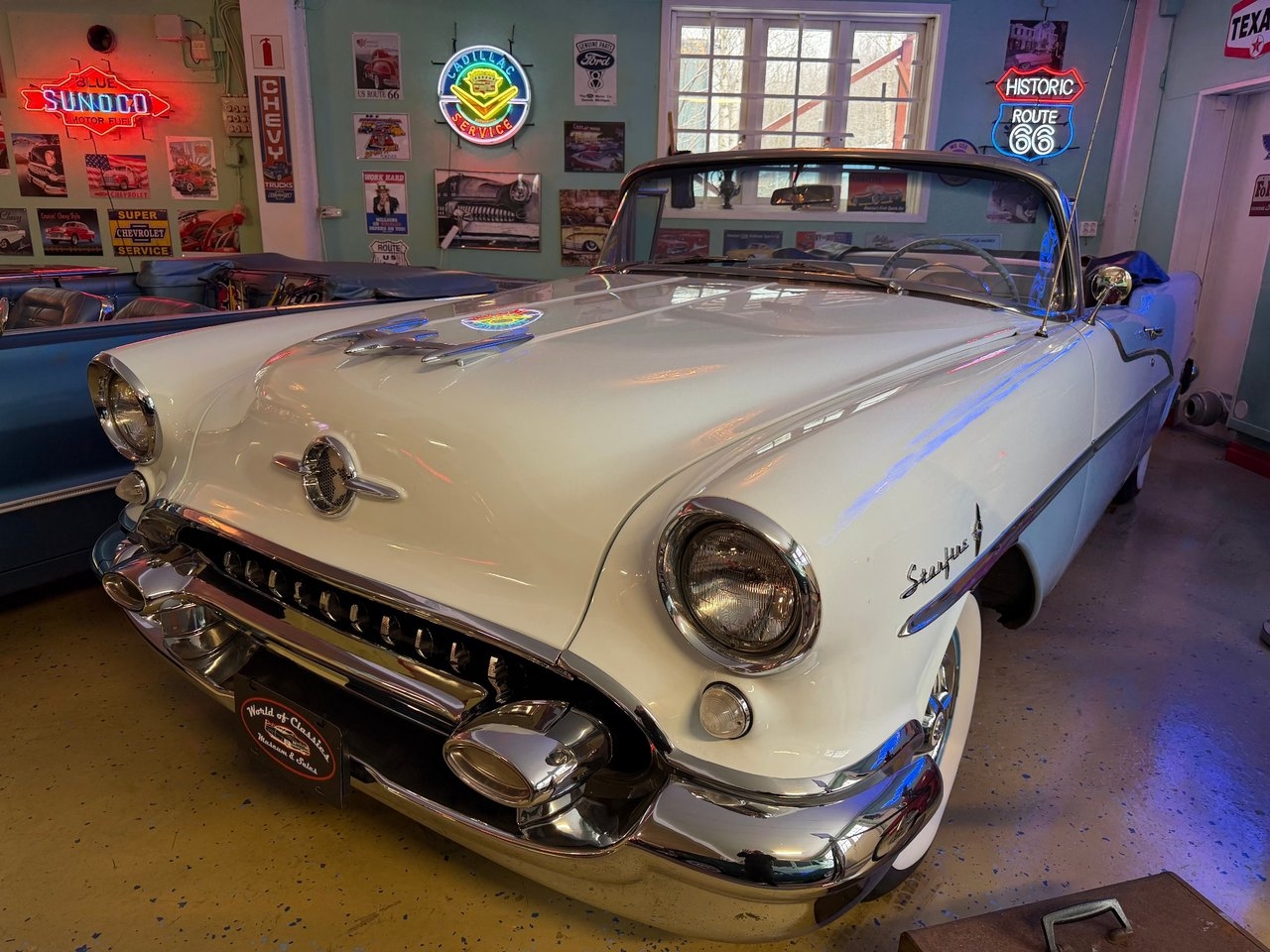 Oldsmobile Ninety Eight