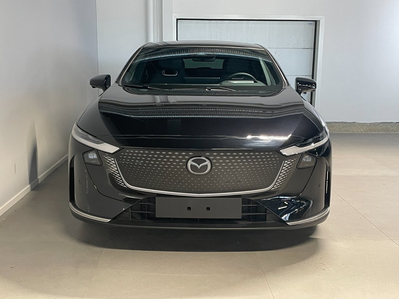 Mazda 6e Takumi Standard Range 2026, bild 2/10