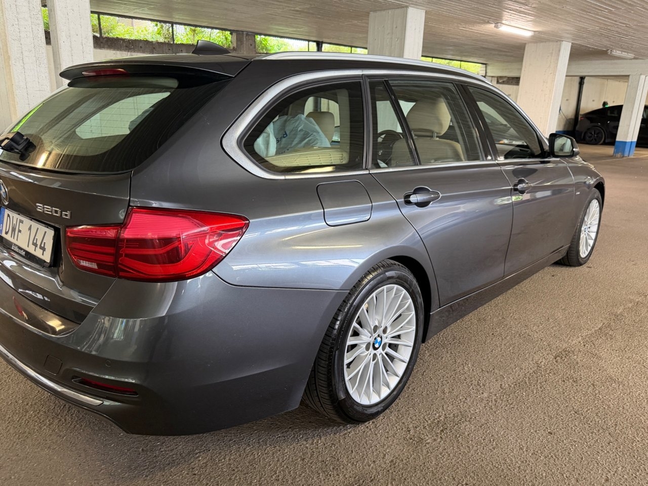 BMW 320 2016, bild 6/10