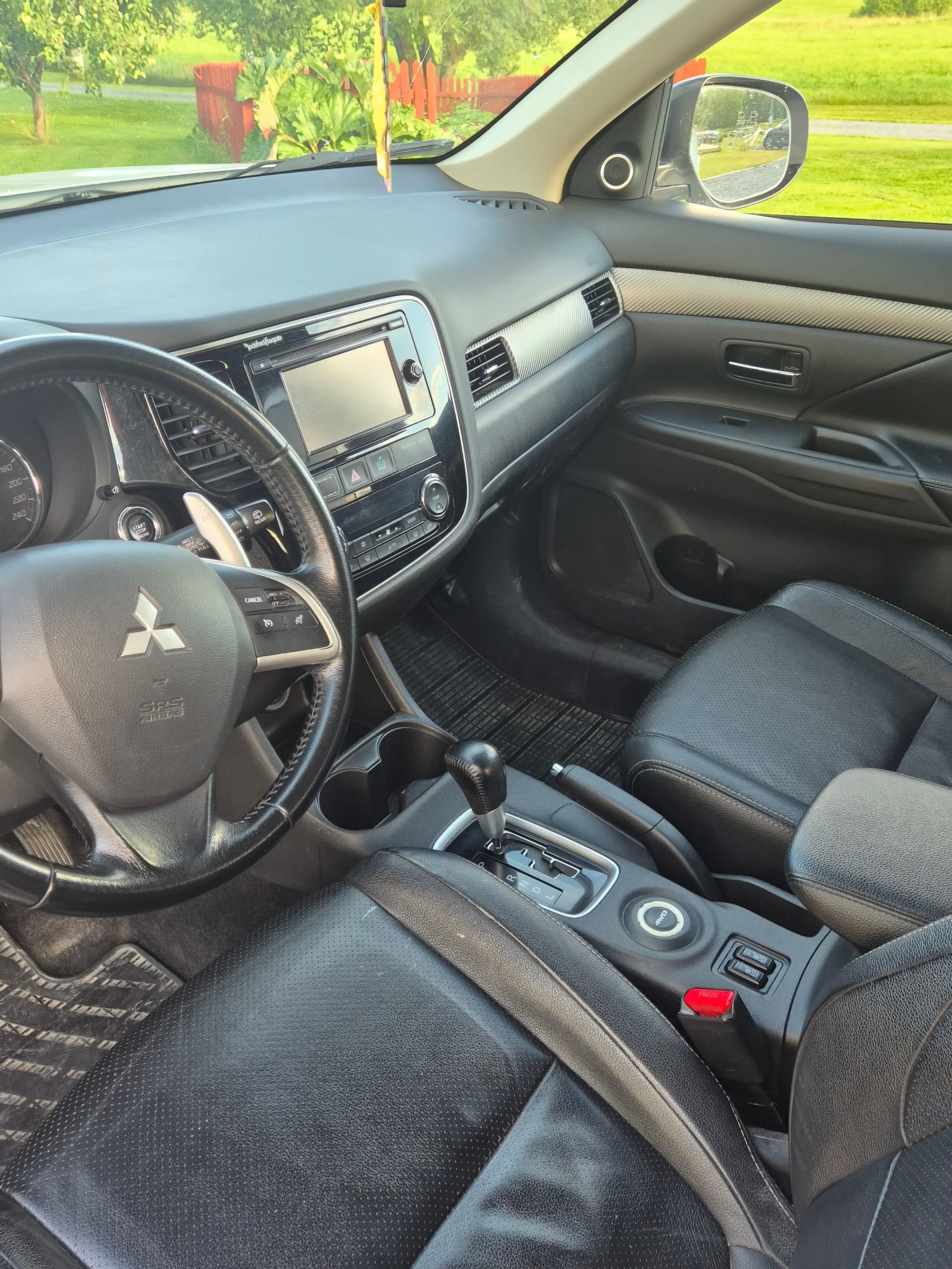 Mitsubishi Outlander 2014, kuva 4/5