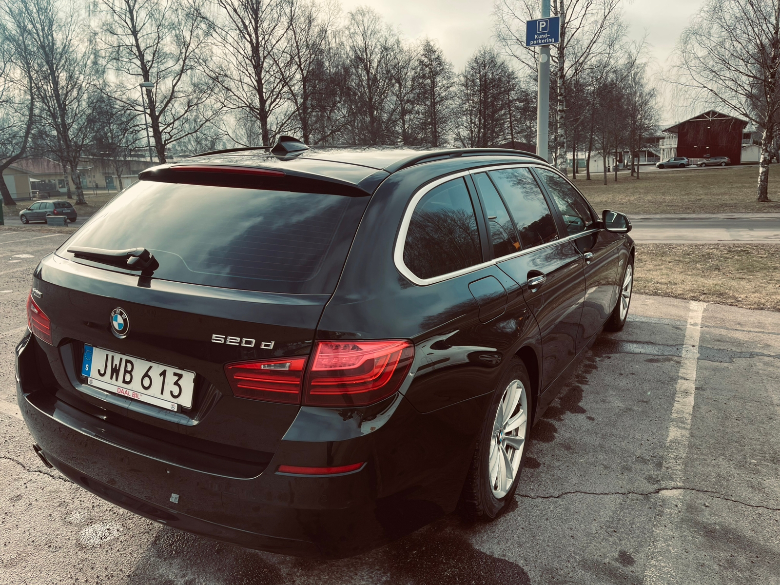 BMW 520 d xDrive Touring Steptronic 2016, bild 2/6