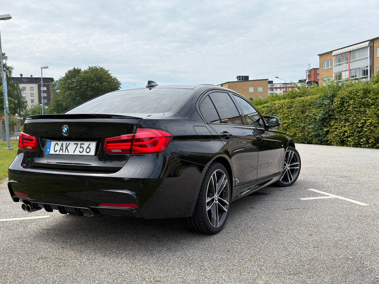BMW 330 2018, bild 2/9