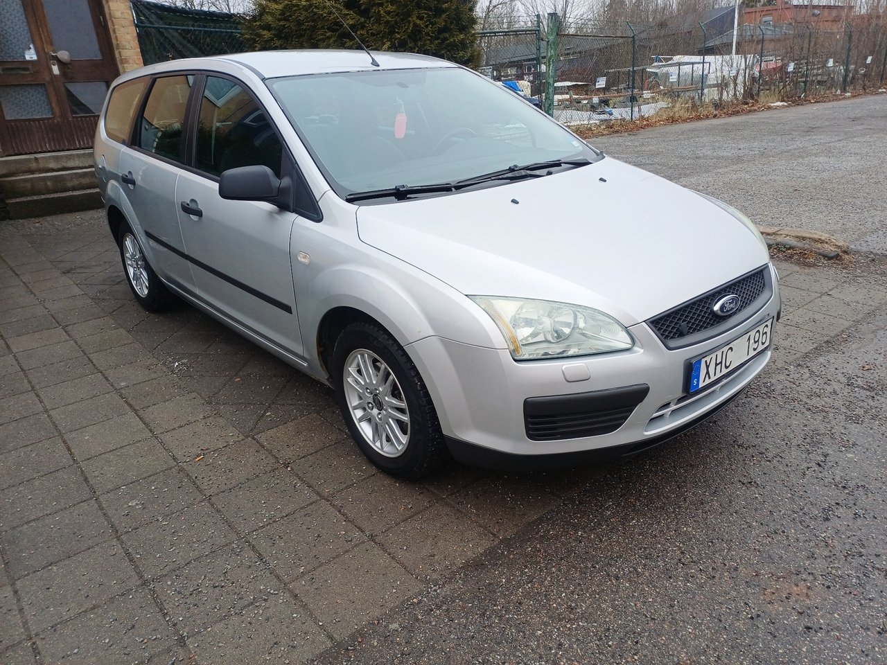 Ford Focus Kombi 1.8 Flexifuel Euro 4 2006, bild 2/10