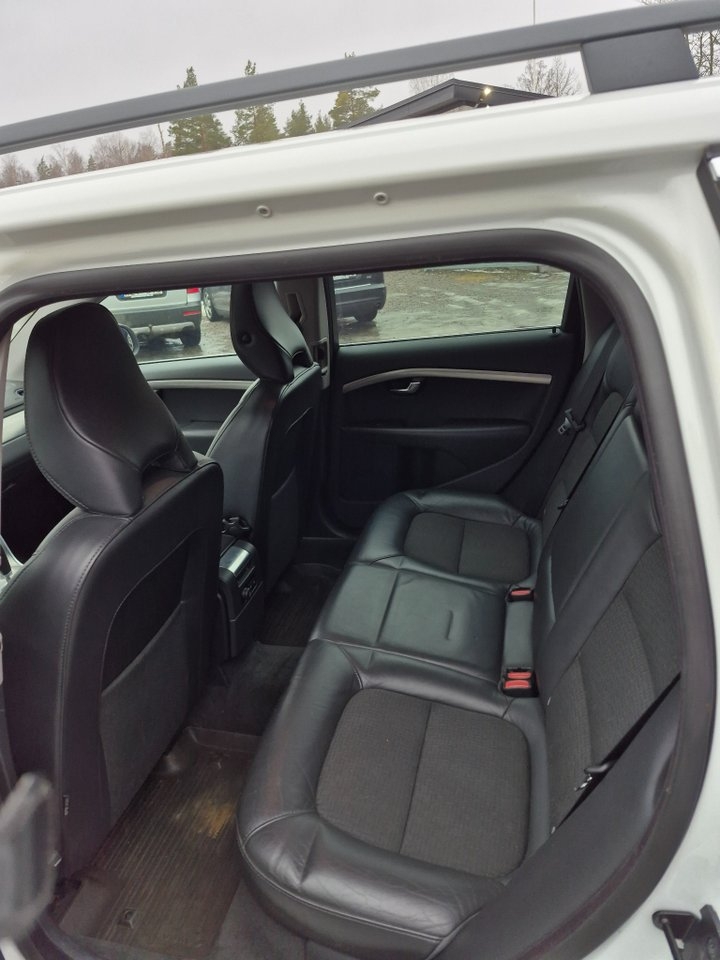 Volvo V70 2012, photo 5/8
