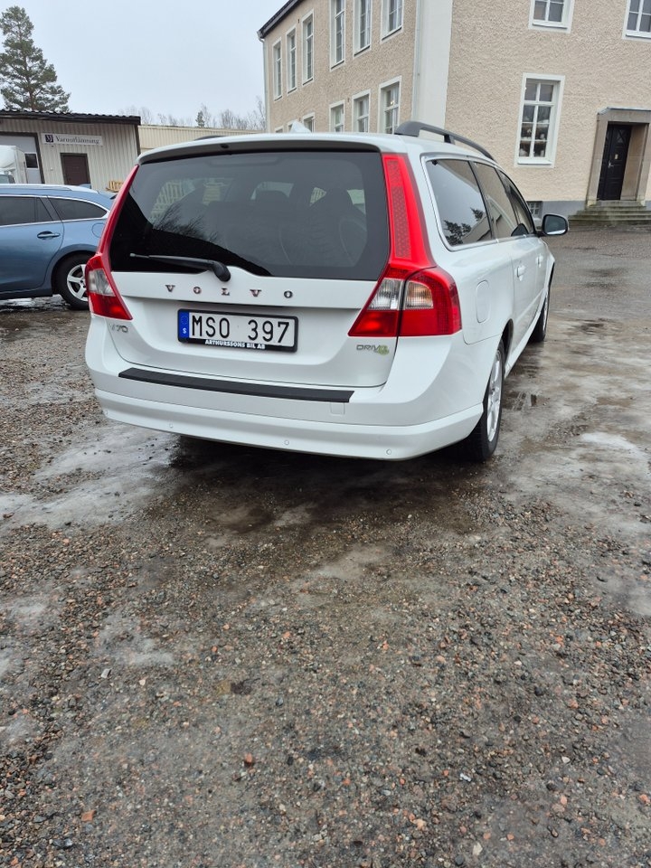 Volvo V70 2012, photo 4/8
