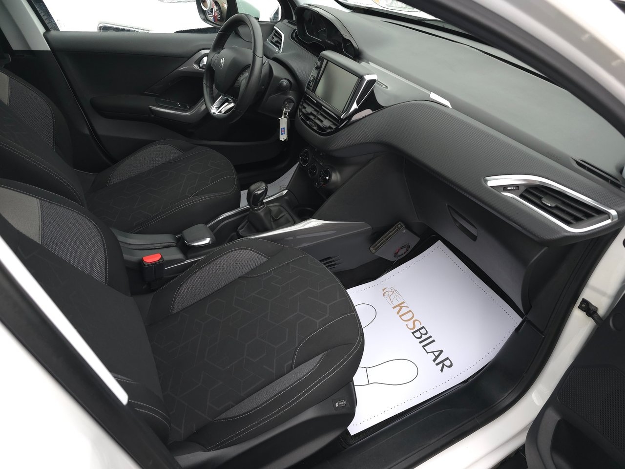 Peugeot 2008 Active 2016, bild 7/10