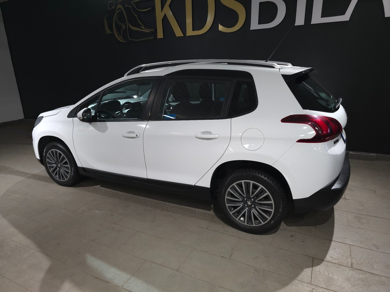 Peugeot 2008 Active 2016, bild 3/10