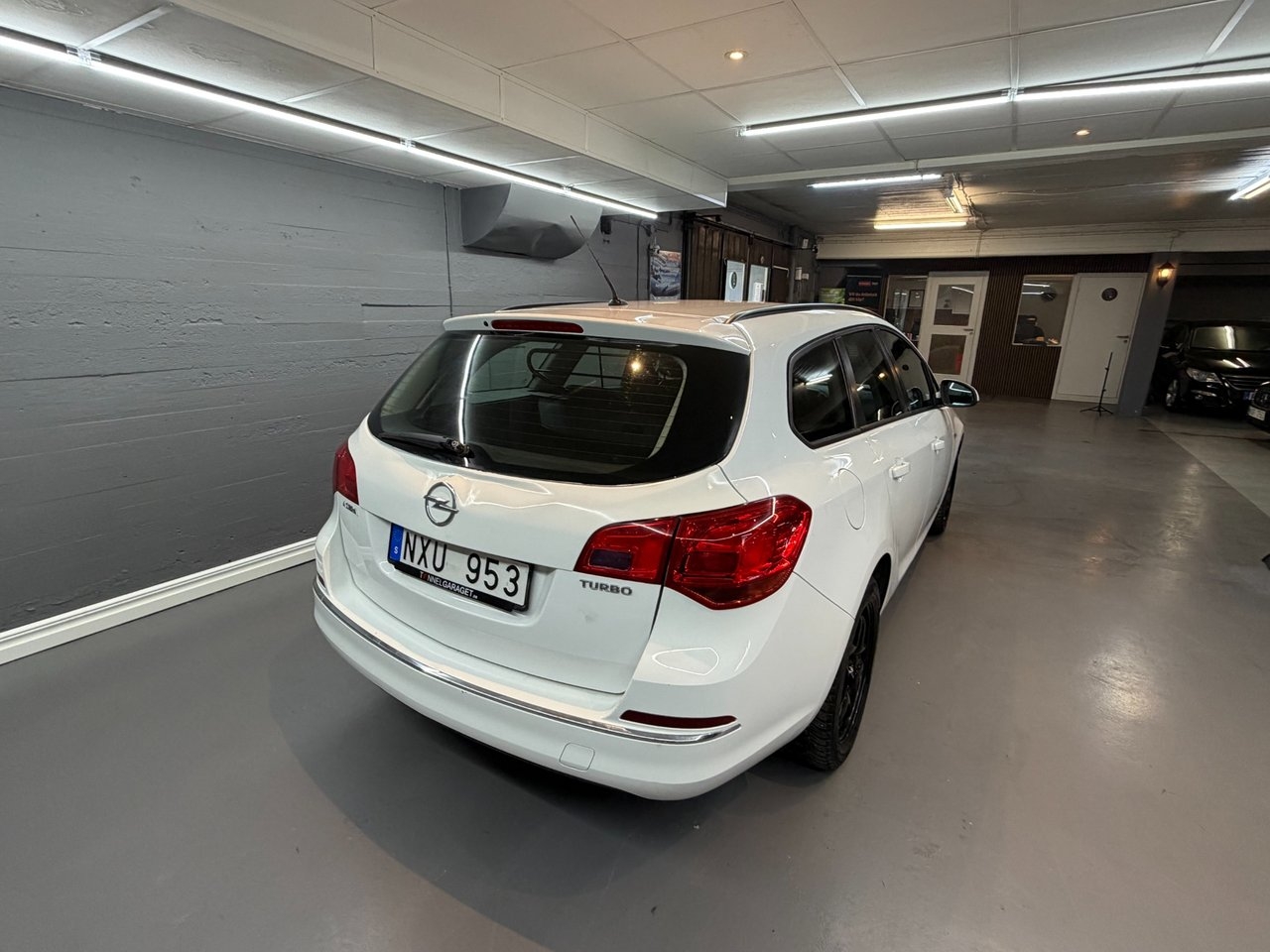 Opel Astra 2014, photo 4/13