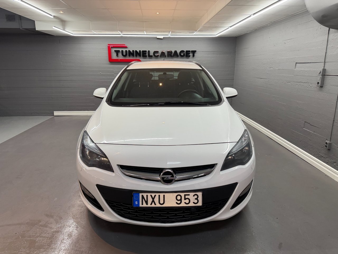 Opel Astra 2014, photo 3/13